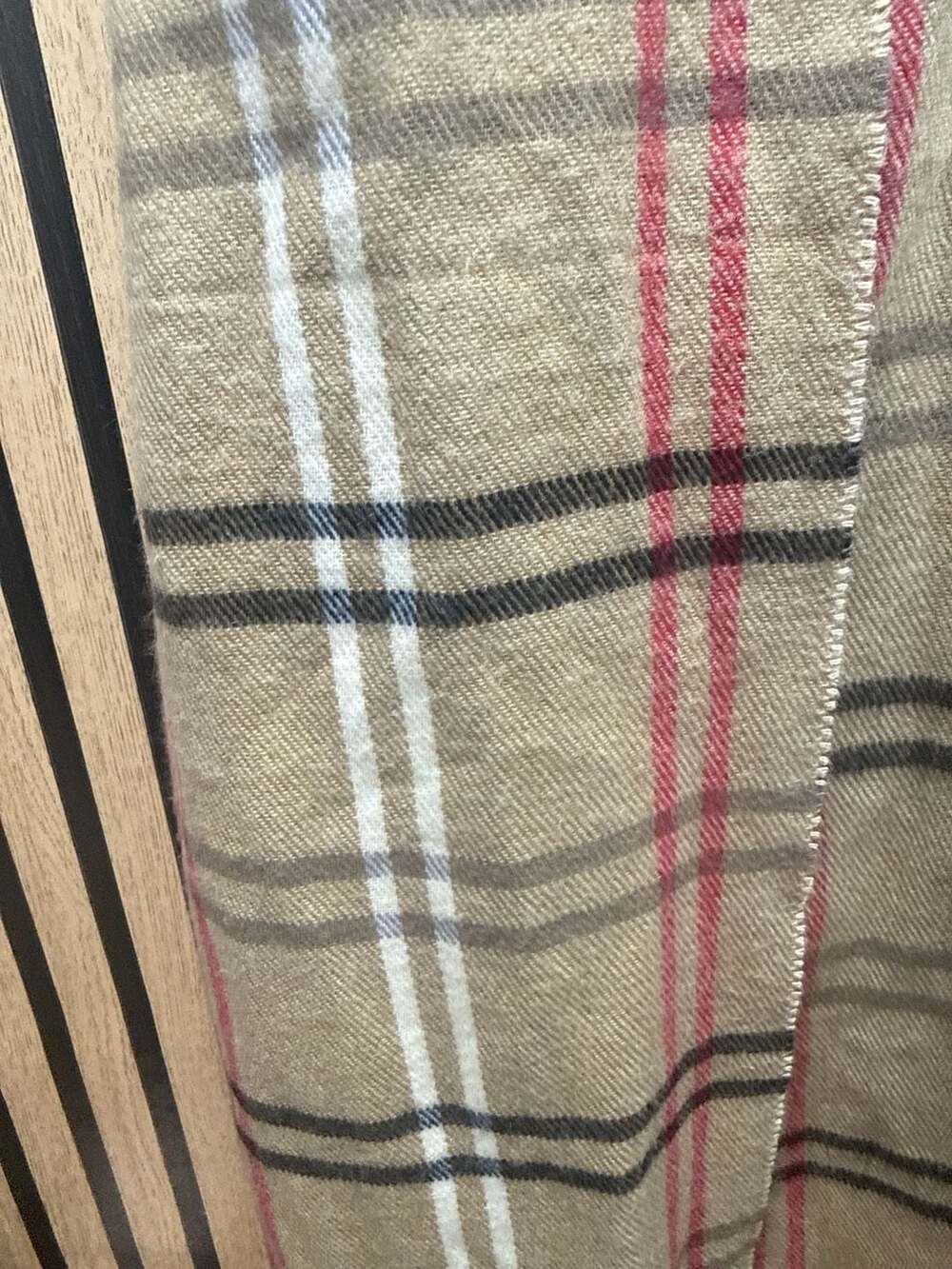Cejon Scarf - Picture 2 of 3